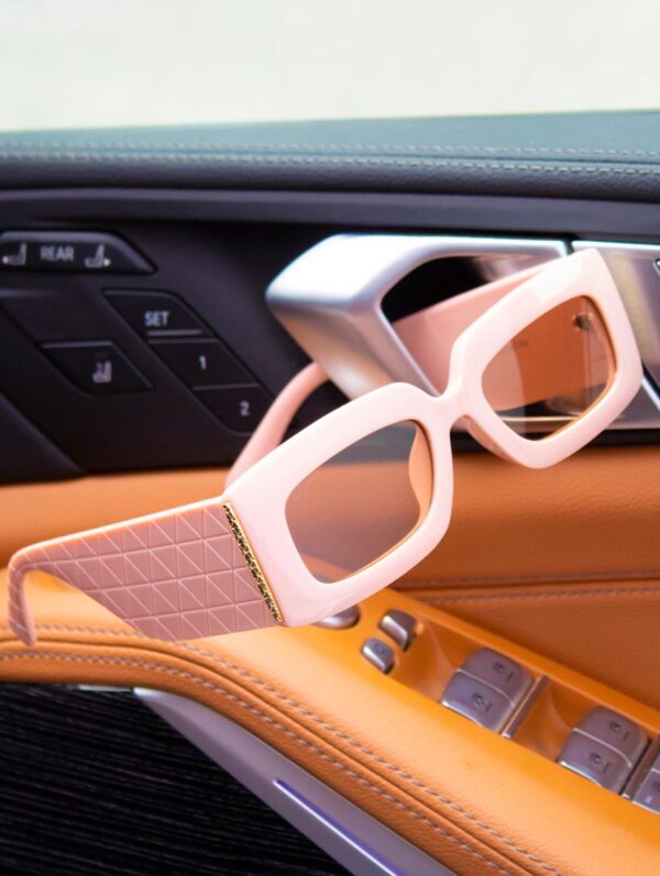 Woman uv Protection rectangular sunglass
