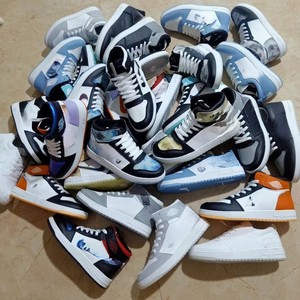 Wholesale Second-hand Brand , Bulk Mixed Styles, High-quality Bags, and Women’s Clothing Inventory